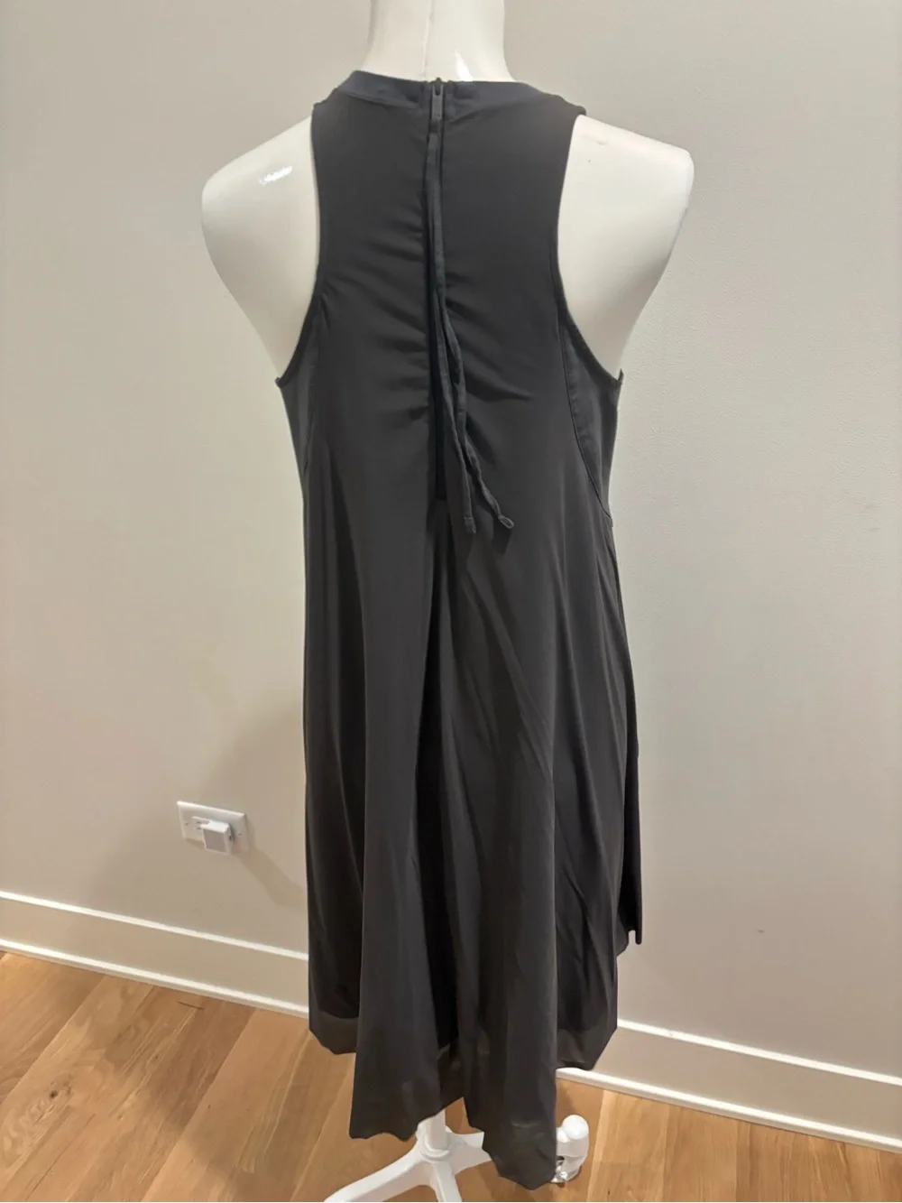 Lululemon Mesh Overlay High-Neck Dress ~ Sz 8 ~ Graphite Gray